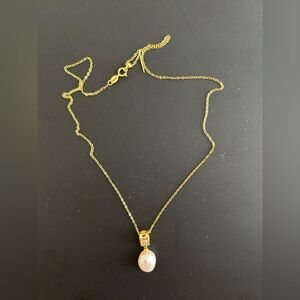 New genuine Baroque Pearl pendant with golden necklace